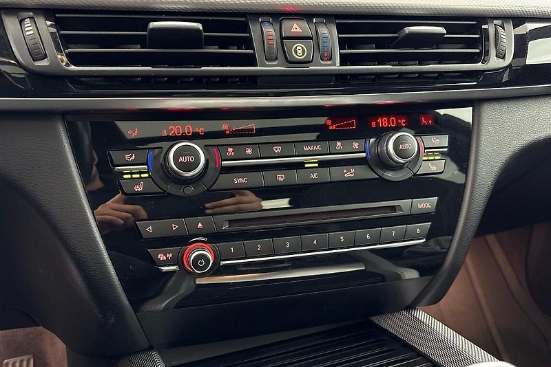 BMW X5 xDrive40d - fotka 21 z 25