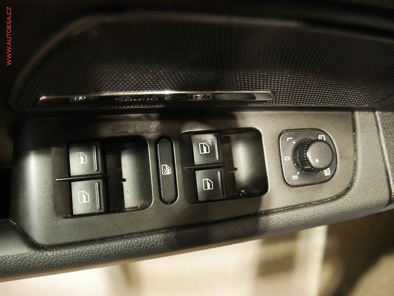 Škoda Superb (2009) 2.0 TDi 4x4, ČR, Bixenon - fotka 17 z 20