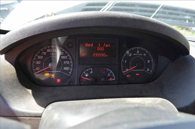 Peugeot Boxer (2016) 2,2 HDI - fotka 16 z 19