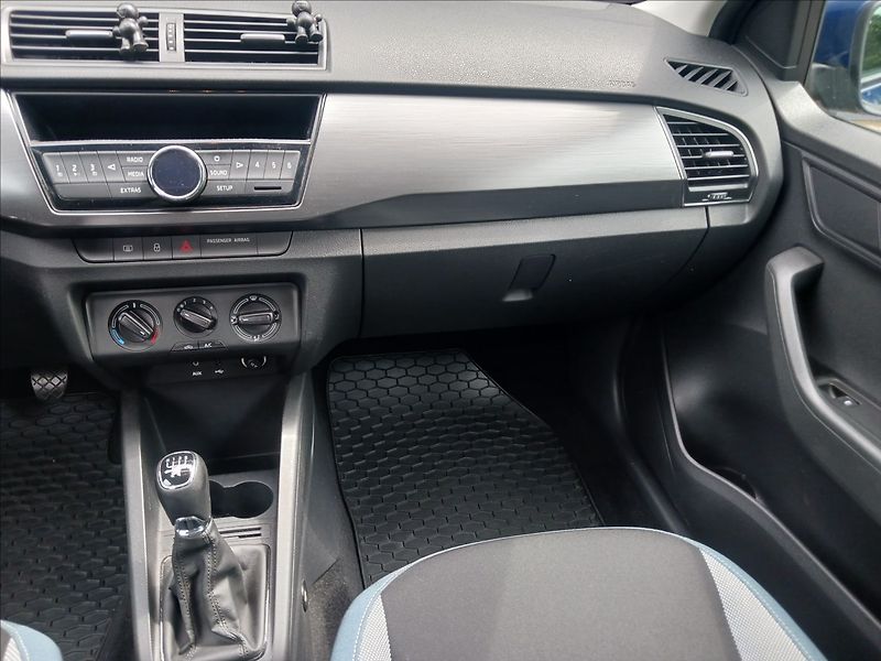 Škoda Fabia 1,2 TSI AMBITION KOMBI - fotka 14 z 17