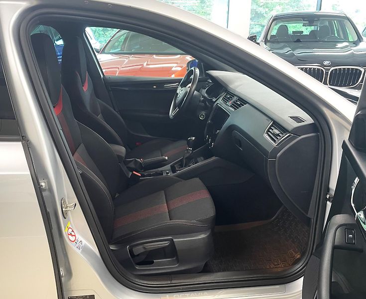 Škoda Octavia 1,5TSI Style Sport, ČR, 1.MAJ. - fotka 11 z 21