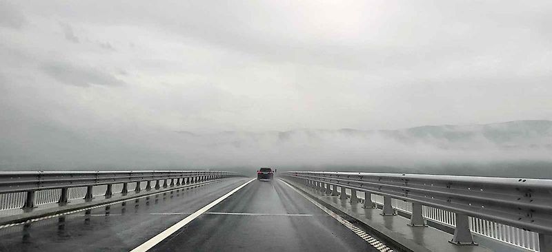 Cesta do Chorvatska autem poprvé bez hranic. Reportéři Deníku vyzkoušeli delší trasu přes Bratislavu, Maďarsko, Záhřeb až do Zadaru a Šibeniku. Zhruba tisíc kilometrů. Z Jadranu se pak vraceli přes Slovinsko a Rakousko.