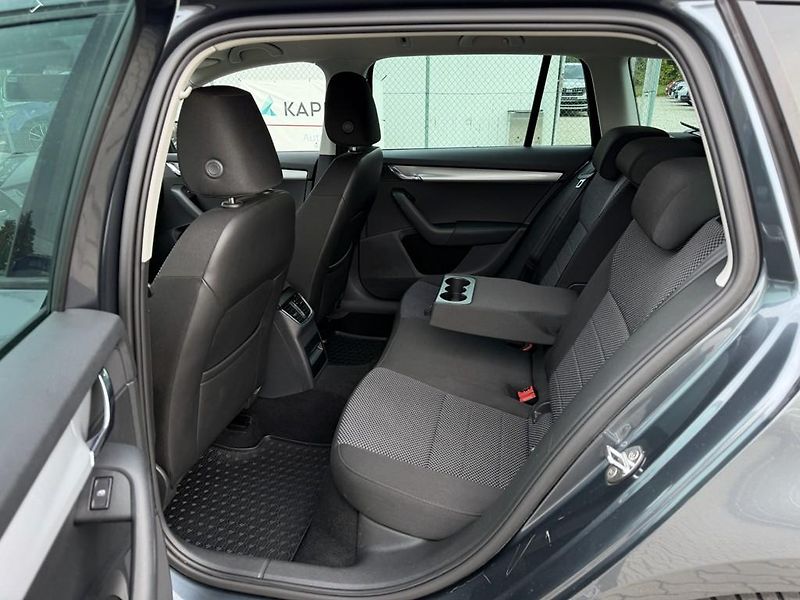 Škoda Octavia 2.0 TDI 110 kW servisní knížka - fotka 7 z 20