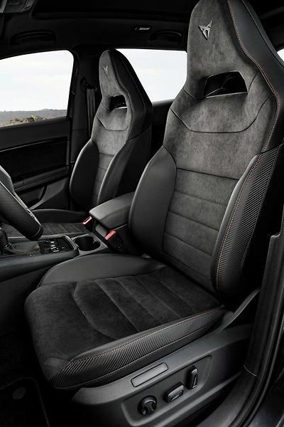 Cupra Ateca (2020) BREMBO, autokamera, zimní pneu - fotka 7 z 9