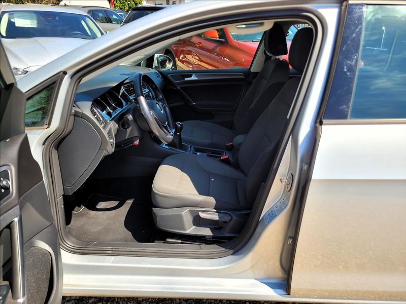 Volkswagen Golf 1,0 TSI,navi,digiklima,acc,alu - fotka 9 z 50