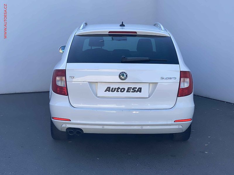 Škoda Superb (2012) 2.0 TDi, Ambition - fotka 5 z 18