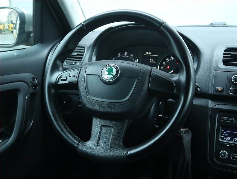 Škoda Roomster (2011) Scout 1.2 TSI, Serv.kniha - fotka 17 z 17