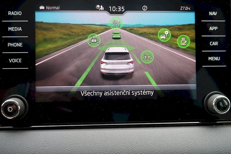 Škoda Karoq (2025) Top Selection 1.5 TSI 110 kW - fotka 11 z 28