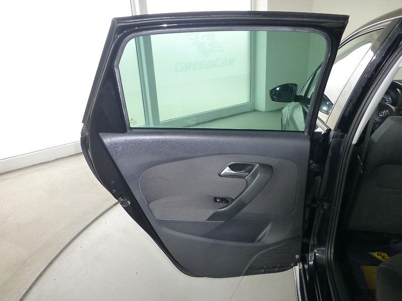 Volkswagen Polo (2013) 1,2TSI*ALU*PARK*VYHŘ.S**R-LINE - fotka 14 z 25