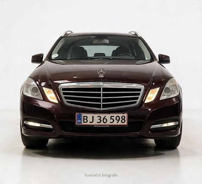 Mercedes-Benz Třídy E 220 CDI BlueEFFICIENCY 7GTRON. - fotka 3 z 5