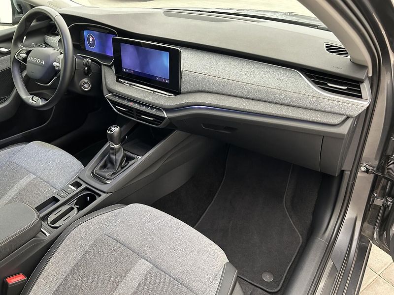 Škoda Octavia 1.5 TSI Top selection - fotka 28 z 32
