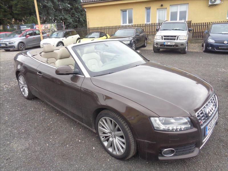 Audi A5 2,0 - fotka 20 z 20