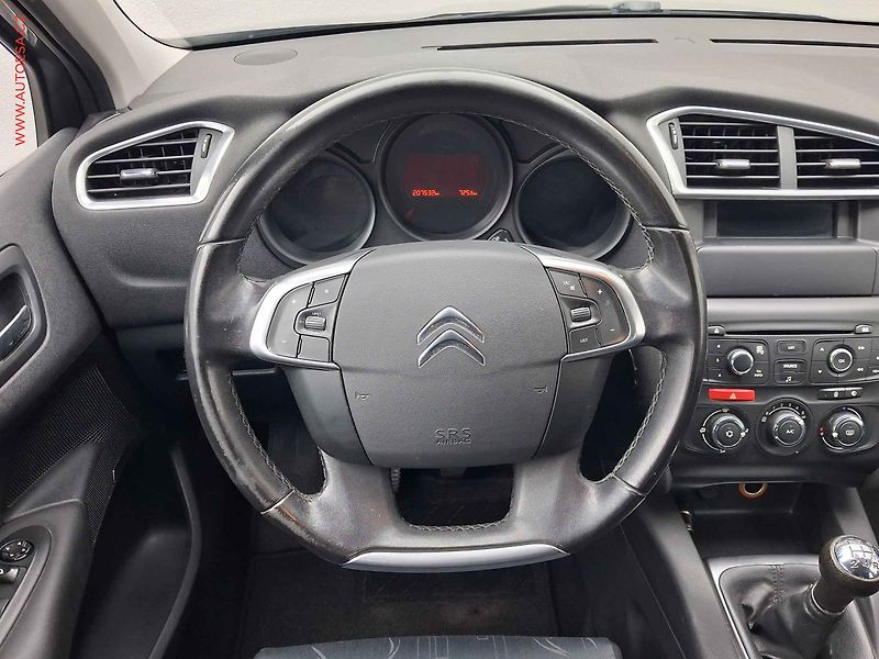 Citroën C4 (2011) 1.4i, AC - fotka 11 z 14