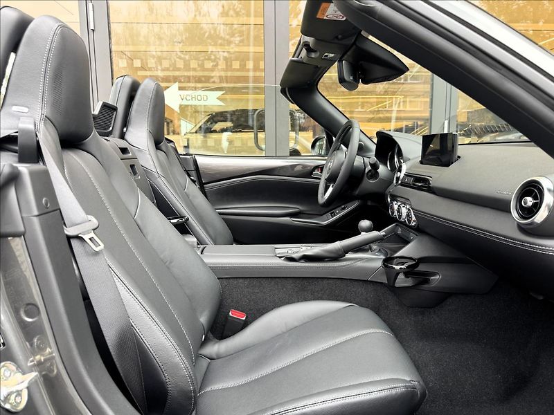 Mazda MX-5 (2025) 1,5 132ps 6MT RWD Exlusive-Lin - fotka 11 z 11
