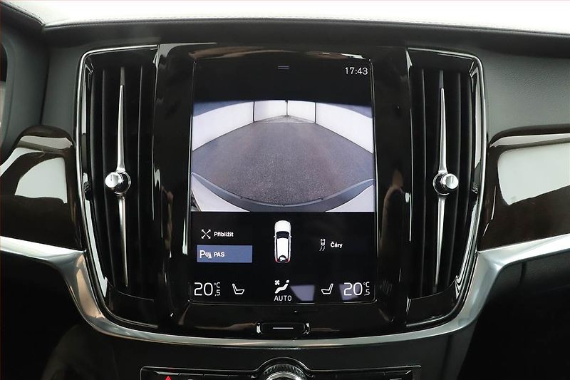 Volvo V90 (2019) D5 AWD, 4x4,Automat,Kůže - fotka 21 z 26