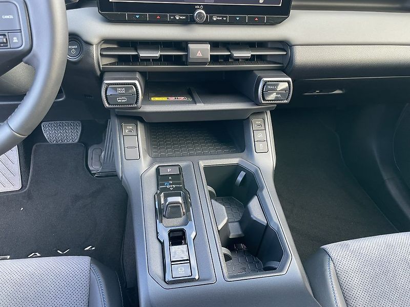 Toyota RAV4 2.5 Plug-in Hybrid 4x4 - fotka 31 z 32