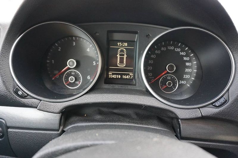 Volkswagen Golf Variant (2011) 2,0 - fotka 15 z 25