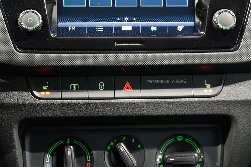 Škoda Fabia 1.0TSI 70kW,DSG,TOUR,ČR,1.MAJ - fotka 23 z 29