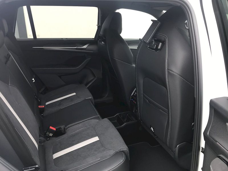 Škoda Kodiaq (2025) SPORTLINE 4X4 TD 142/2.0 A7A - fotka 9 z 28