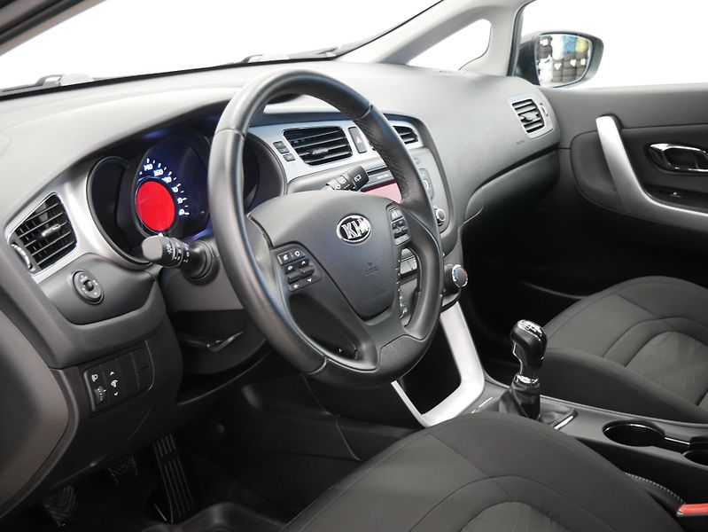 Kia Ceed - fotka 13 z 23