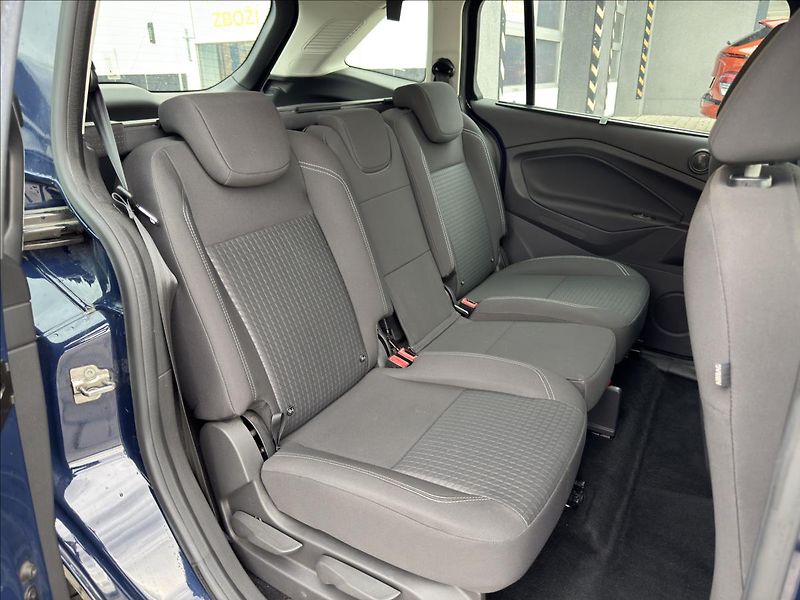 Ford Grand C-MAX 1,5 Ecoboost Trend Plus - fotka 9 z 14