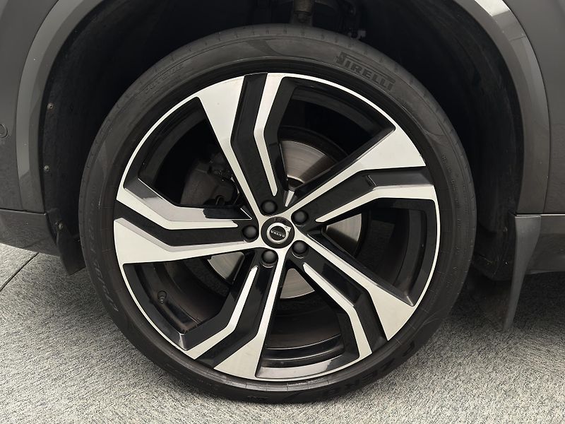 Volvo XC90 B5 AWD ULTIMATE AUT  - fotka 57 z 57