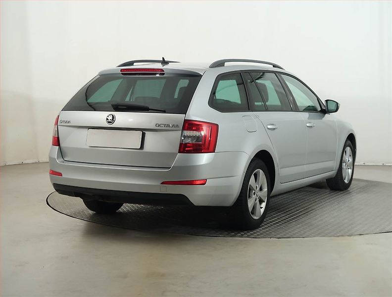 Škoda Octavia (2015) 2.0 TDI, Automat, Serv.kniha - fotka 5 z 19