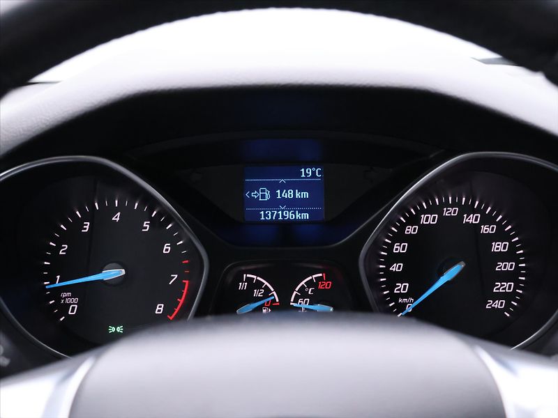 Ford Focus 1,0 EcoBoost 74kW Klima CZ - fotka 15 z 29