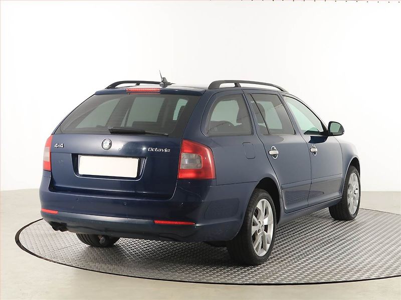 Škoda Octavia (2012) 1.6 TDI 4x4, 4X4, Serv.kniha - fotka 5 z 17