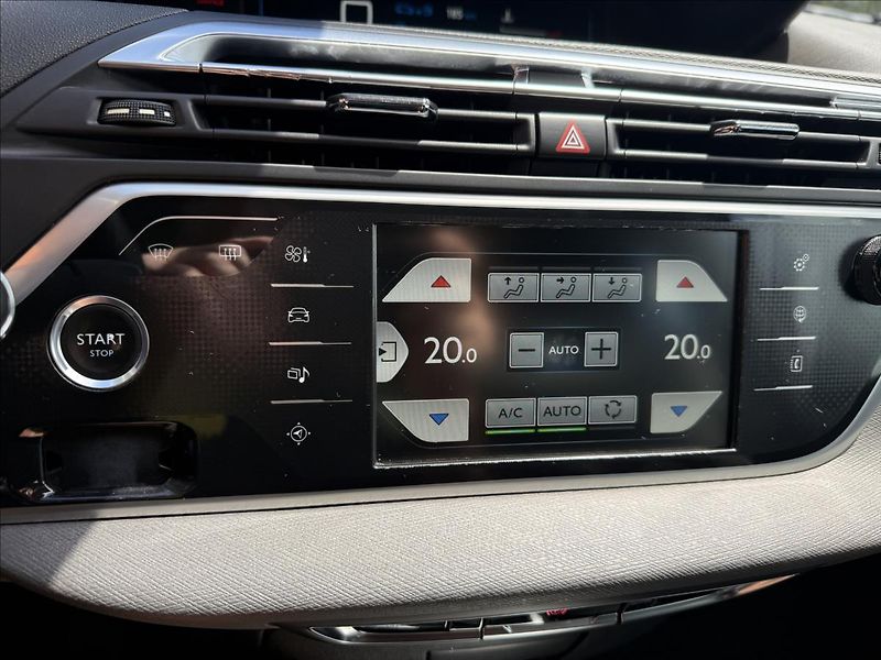 Citroën Grand C4 Picasso 1,6 HDi 7Míst ČR 1Majitel - fotka 13 z 31