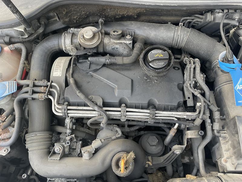 Volkswagen Golf 1.9 tdi 77kw NÁHRADNÍ DÍLY - fotka 6 z 6