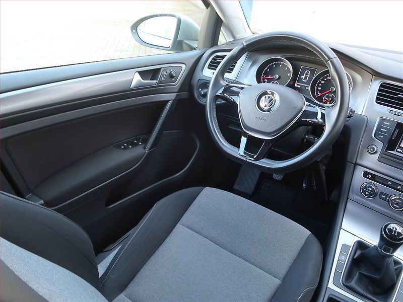 Volkswagen Golf (2016) 1.2 TSI, Tempomat - fotka 7 z 16