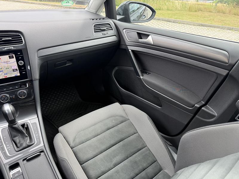 Volkswagen Golf VII VARIANT 1.5 TSI DSG - fotka 10 z 14
