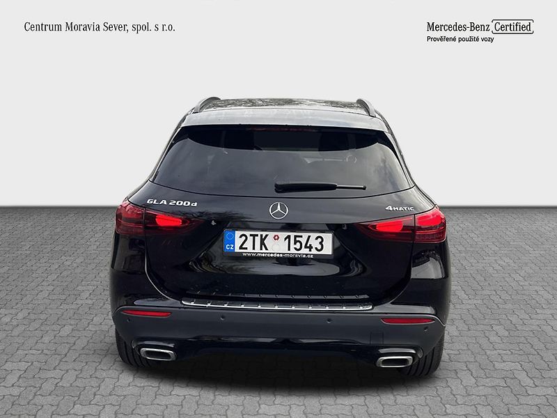 Mercedes-Benz GLA 200d 4MATIC - fotka 4 z 16