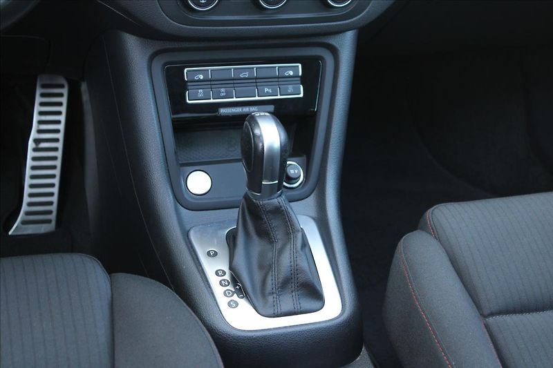 Volkswagen Sharan 2.0 TDI / 135kW / DSG / SOUND - fotka 29 z 49