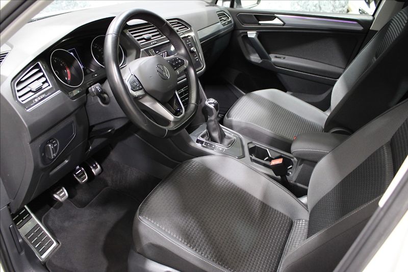 Volkswagen Tiguan 1,5 TSI Active 1.majitel - fotka 10 z 33