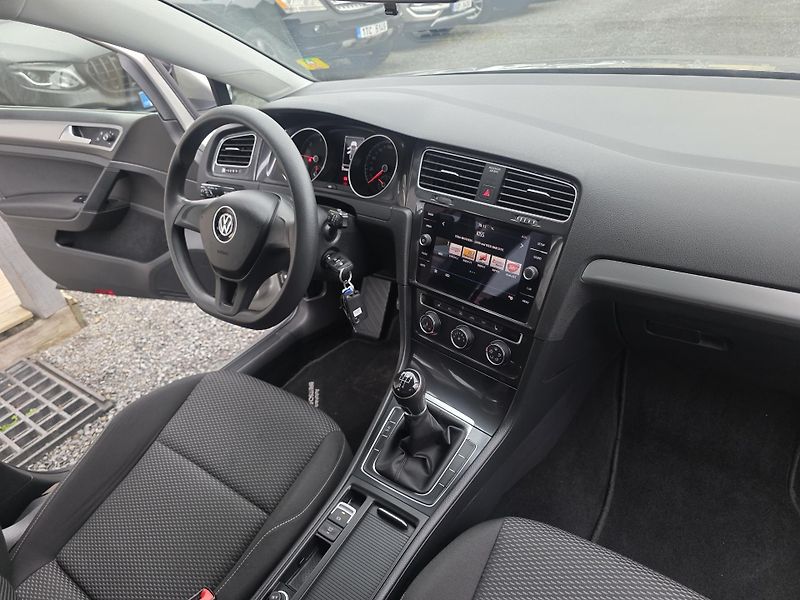 Volkswagen Golf Variant 1.6 TDI  - fotka 12 z 15