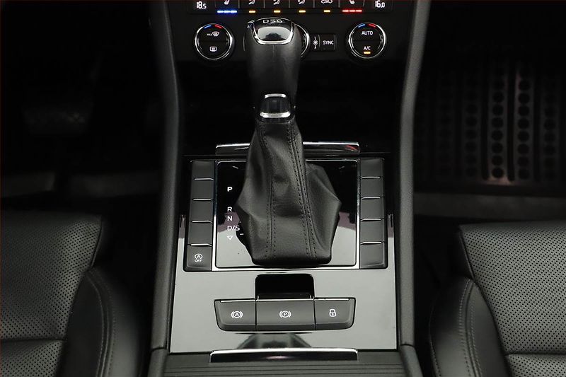 Škoda Superb (2019) 2.0 TDI, Automat, Kůže, Navi - fotka 14 z 20