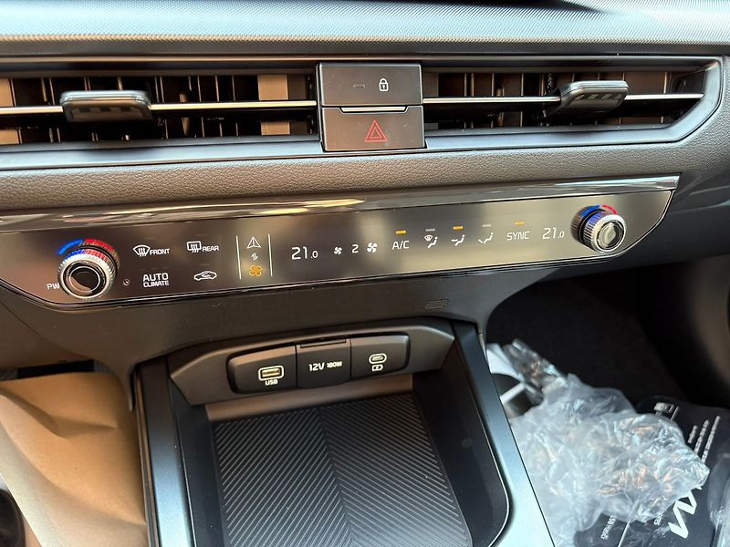Kia Ceed (2026) 1,0 T-GDi GPF EXCLUSIVE (2027) - fotka 16 z 18