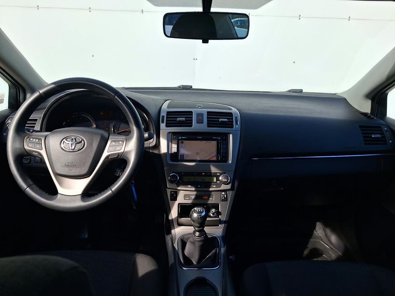 Toyota Avensis 1.8 Valvematic Business Navi - fotka 5 z 23