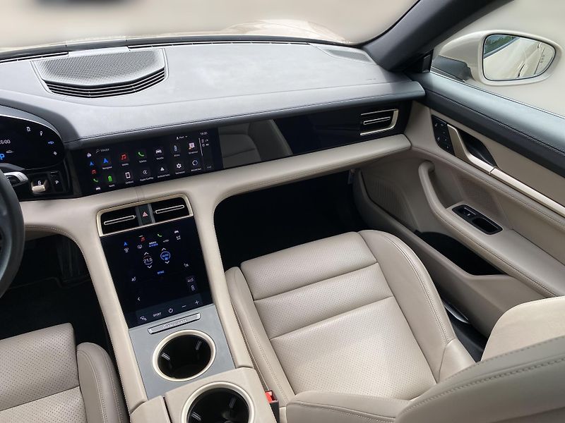 Porsche Taycan Taycan 4S - fotka 11 z 25