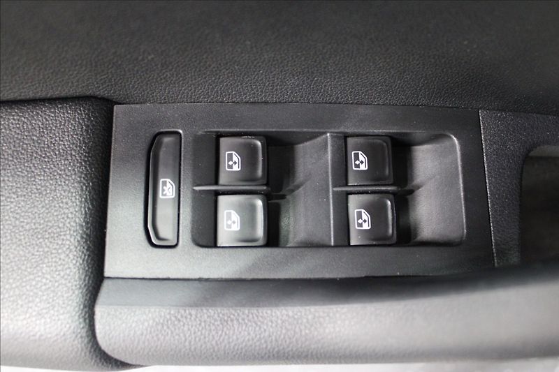 Škoda Octavia 2,0 TDI RS 4x4 DSG TOP VIRTUAL - fotka 13 z 38