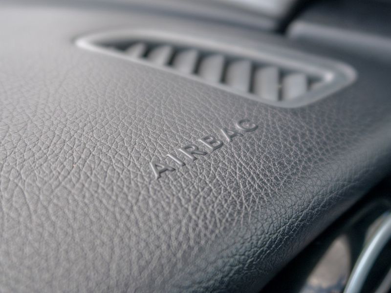 Mercedes-Benz Třídy C (2019) 220CDI LED – NAVIGACE - fotka 41 z 58