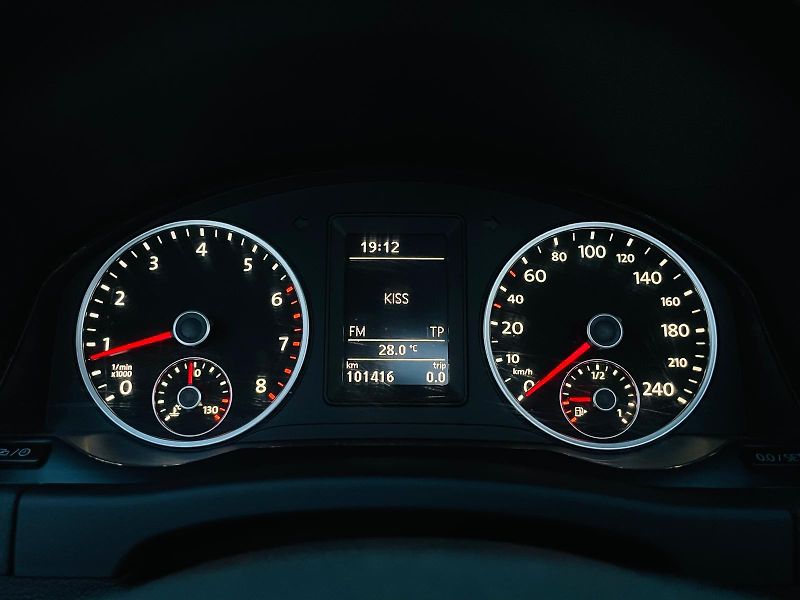 Volkswagen Tiguan 1.4TSI MANUÁL VÝHŘEV PANORAMA - fotka 41 z 46