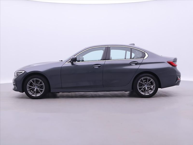 BMW Řada 3 2,0 320d 140kW XDrive Aut. DPH - fotka 4 z 31