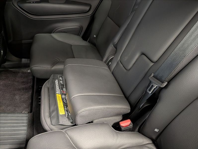 Volvo XC90 T8 Plus Dark Recharge AWD - fotka 34 z 39