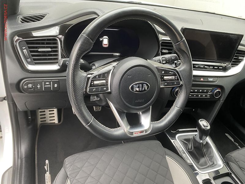 Kia ProCeed (2021) 1.5 T-GDi, GT Line, navi, TZ - fotka 13 z 18
