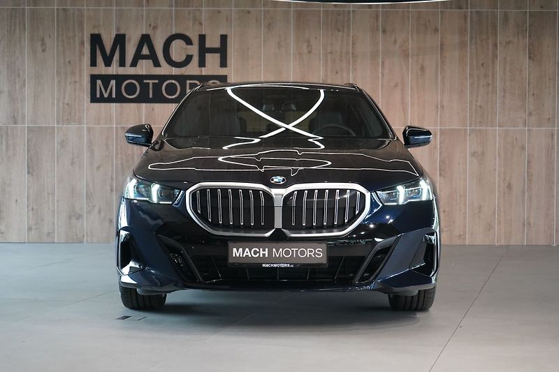 BMW Řada 5 540d xDrive Touring, Nezávislé - fotka 3 z 44