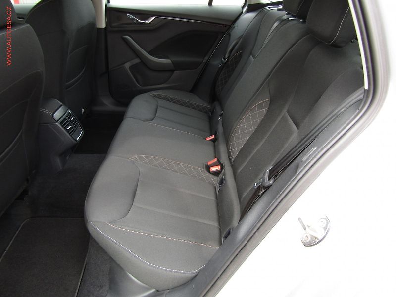 Škoda Kamiq (2021) 1.0 TSi, Business, DSG, LED - fotka 10 z 20