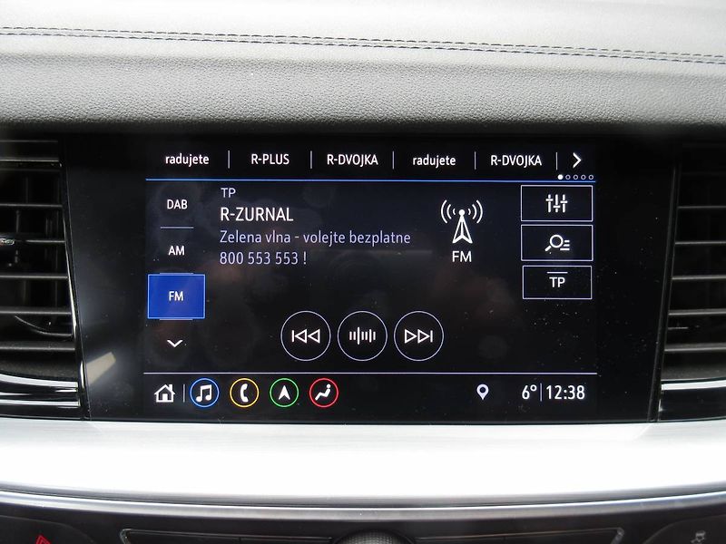 Opel Insignia GSi Sports Tourer F 2.0 SHT & - fotka 19 z 49